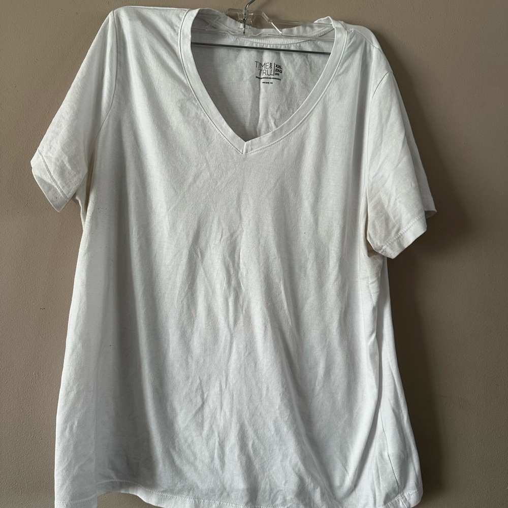 Time and Tru White Relaxed Short Sleeve T-Shirt